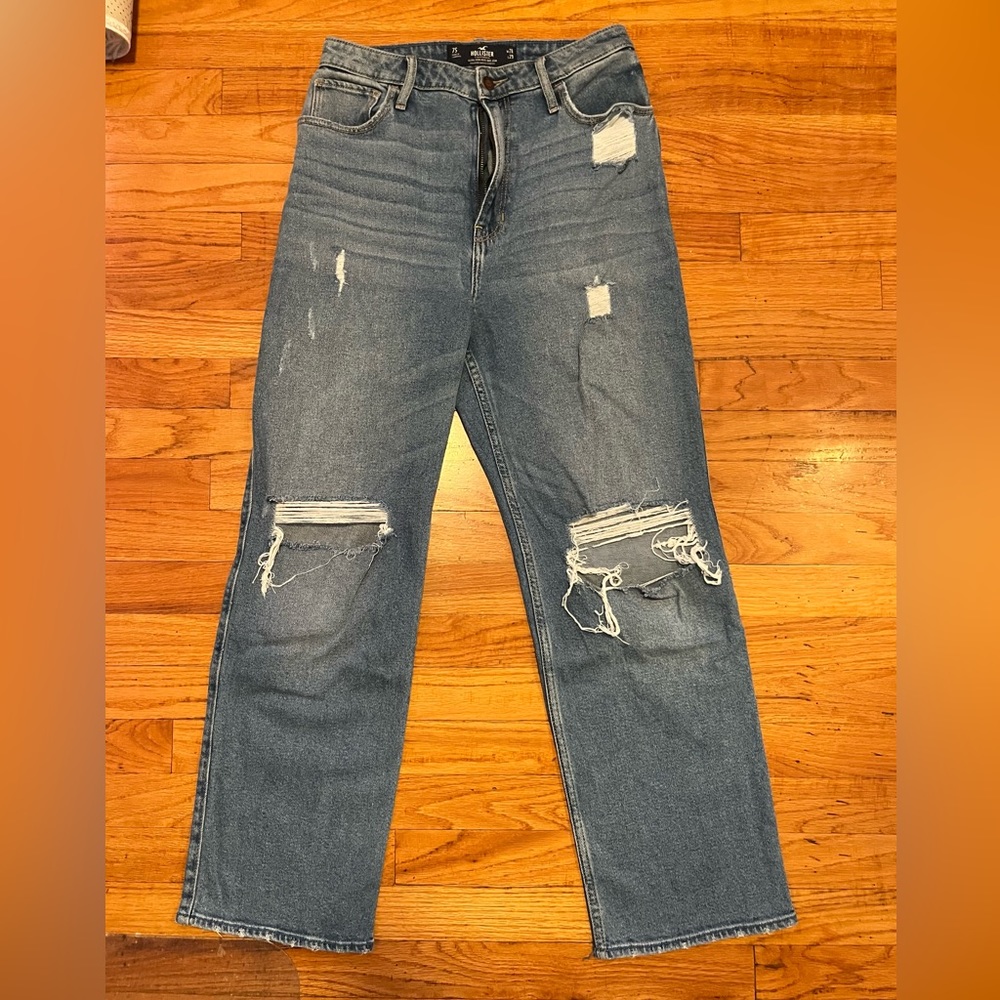 Hollister Ultra High-Rise Ripped Medium Wash Dad Jeans